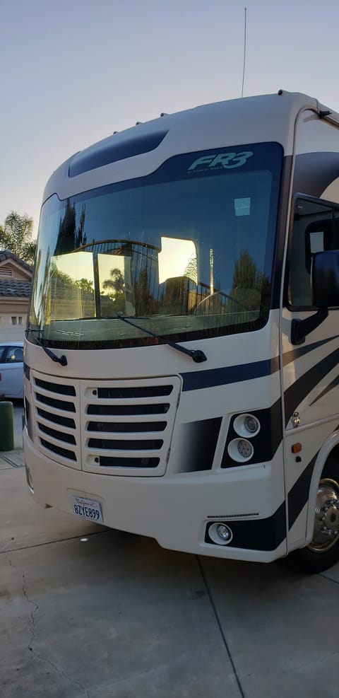 2021 FR3  Motorhome. Double Bunk. Double slide. Family friendly. Drivable vehicle in Vista