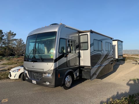 2008 Southwind Motorhome - Clean, comfortable, fully stocked for adventure Drivable vehicle in Santa Rosa