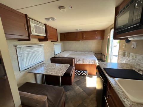 2015 Forest River Salem Cruise Lite with BUNKS Towable trailer in Rancho Cordova