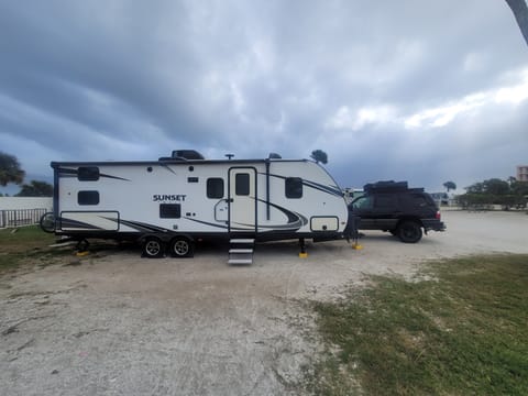 2018 Crossroads RV Sunset Trail Super Lite Tráiler remolcable in Mount Plymouth