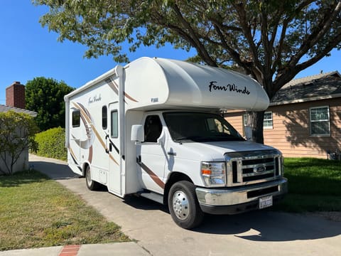 2019 Thor Motor Coach Four Winds Drivable vehicle in El Monte