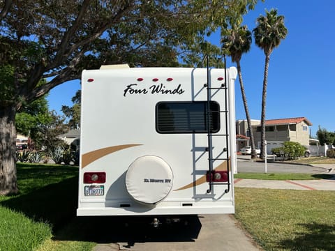 2019 Thor Motor Coach Four Winds Veicolo da guidare in El Monte