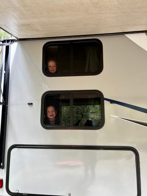 2018 Coachmen Apex Towable trailer in Chemainus