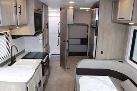 2022 Forest River Coachmen Cross Trail XL Veículo dirigível in La Grande