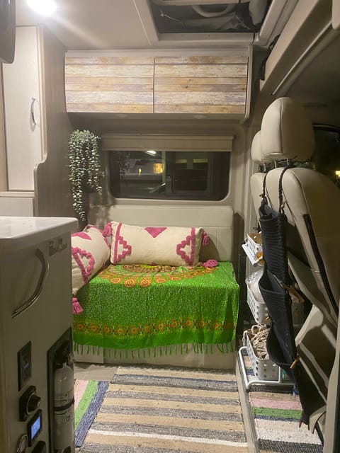 2022 Thor Tellaro 20J floor plan Drivable vehicle in New Braunfels