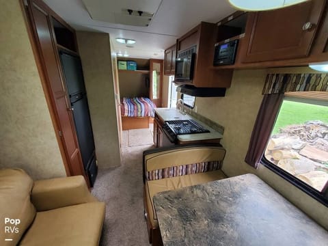 2013 Coleman Expedition Towable trailer in Erie