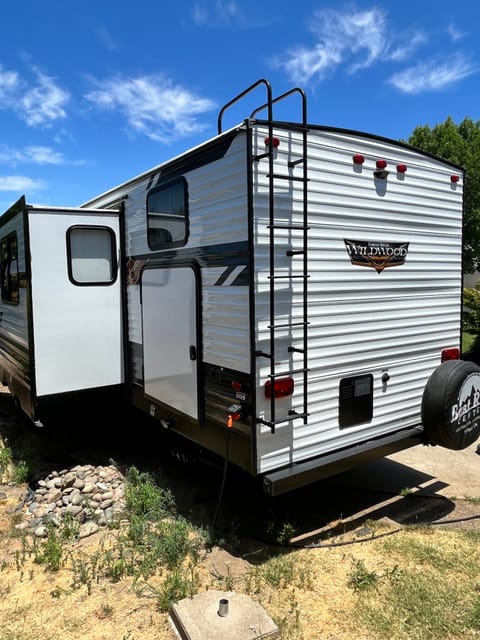 2000 Wildwood Travel Trailer Towable trailer in Lodi