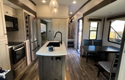 2022 Cardinal 44- Rate includes delivery Towable trailer in New Braunfels