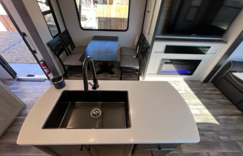 2022 Cardinal 44- Rate includes delivery Towable trailer in New Braunfels