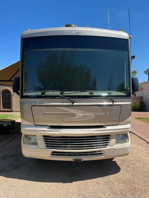 Dog friendly Fleetwood 36ft Coach Drivable vehicle in Tempe
