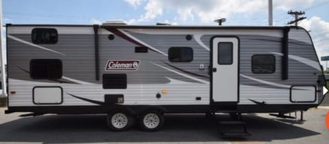 Dutchmen Coleman Lantern Towable trailer in Burlington