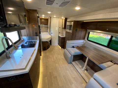 2022 Winnebago View 24J - Mercedes Benz Diesel Drivable vehicle in Fremont