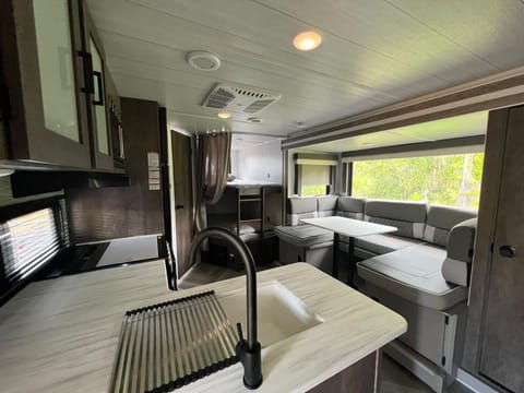 Rv New Towable trailer in Poinciana