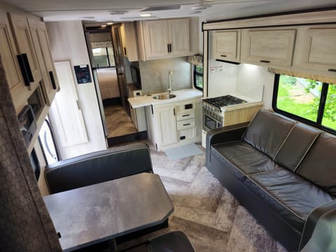 2021 Sunseeker Bunk House Drivable vehicle in Mason