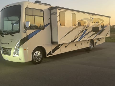 Piece of home RV rentals Drivable vehicle in Clarksville