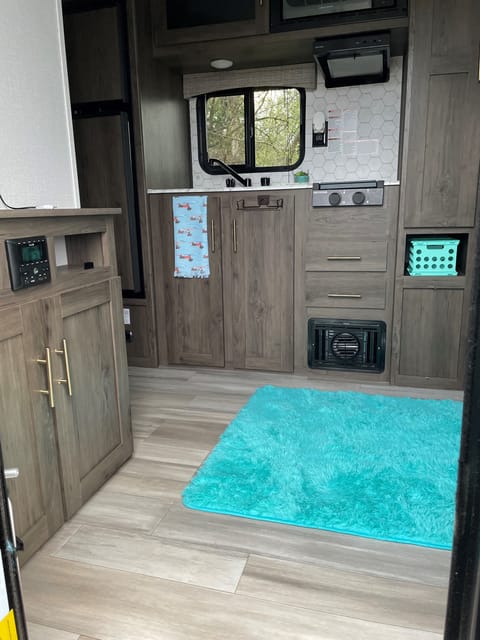 2022 "Tiny Camper Experience" Tráiler remolcable in Spring Hill