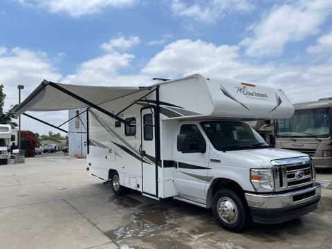 2021 Coachmen Freelander 22XG - Yosemite Drivable vehicle in Pomona