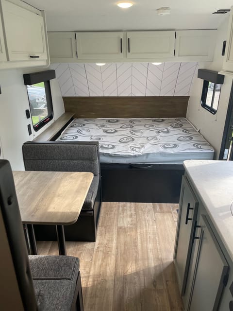 2022 Wolf Pup 16BHS For Rent! Towable trailer in Schaumburg