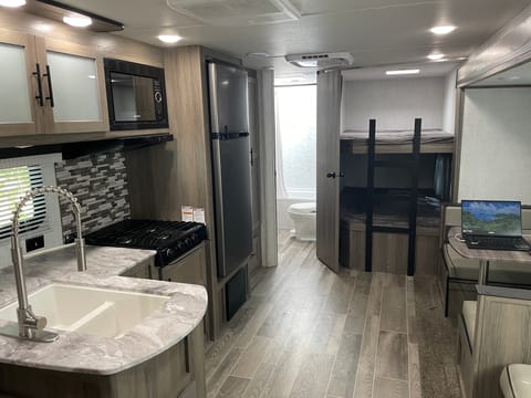 2021 Gulf Stream Kingsport Towable trailer in San Angelo