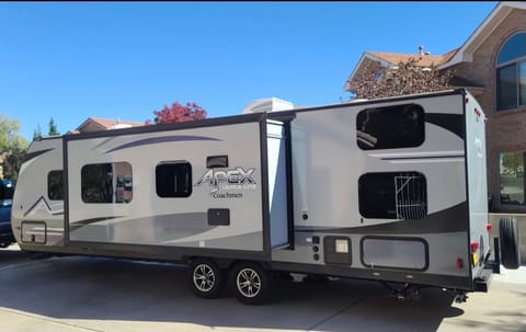 WANDER NM! Fully Stocked, Pet Friendly! 2019 Coachmen Apex Towable trailer in Rio Rancho