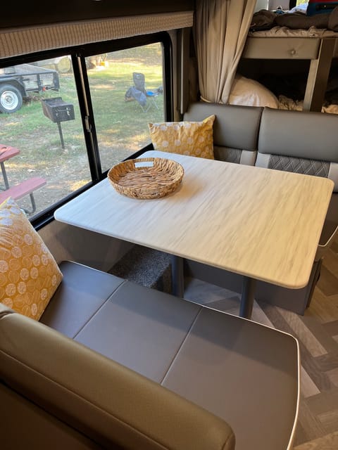 Dinette that also converts to a bed, very comfy!