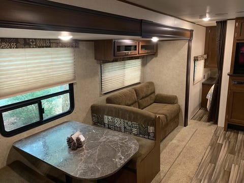 #48 2018 JAYCO JAY FLIGHT SLX 267 BHS - 26’ 29’ hitch Towable trailer in Lakeland