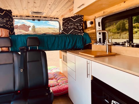 VanJacobs, 2021 Camper Van Campervan in Greenwood Village