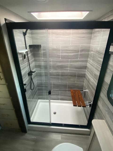 Ultimate Paradigm Towable trailer in San Bernardino