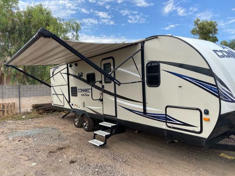 Very Cozy & Beautiful Trailer Sleeps Up To 10 People! Towable trailer in Gilbert