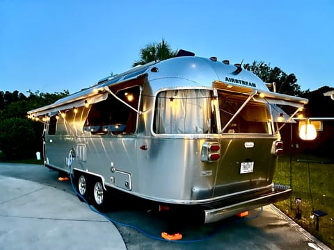 Meet Esther your Airstream Experience w/Golf Course View Tráiler remolcable in Carolina Forest