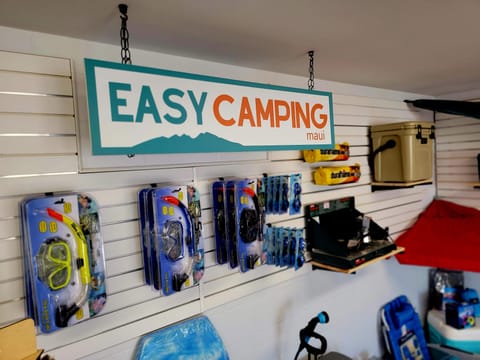Easy Camping Maui Located in Kahului - Ford Bronco, Roofnest Condor, 4x4 Vehicle, Camping, Recreation, and Snorkel Gear Rental 