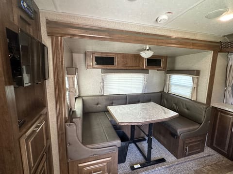 Forest River Rockwood Roo Hybrid 233S Towable trailer in Loveland