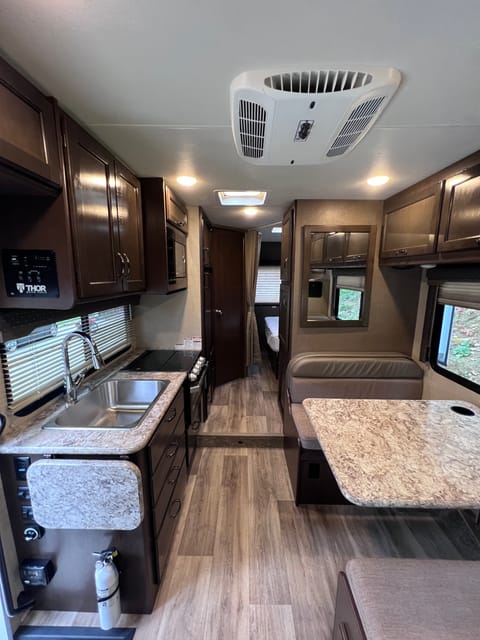 2019 Thor motor coach 22fe Drivable vehicle in Southbridge