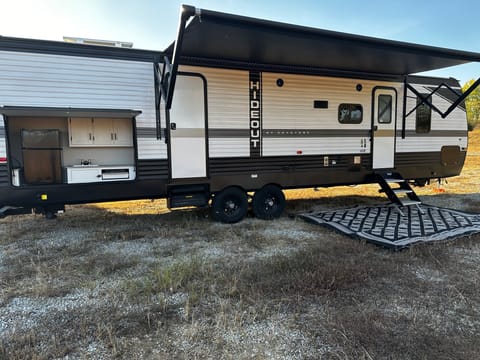 Ms. Daisy- 2022 Keystone RV Hideout Towable trailer in Lees Summit