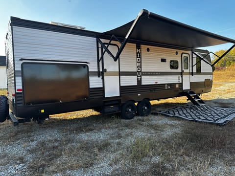 Ms. Daisy- 2022 Keystone RV Hideout Towable trailer in Lees Summit