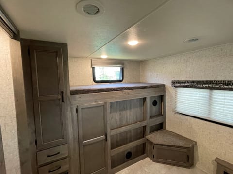 2020 Coachmen Apex Towable trailer in Hayden