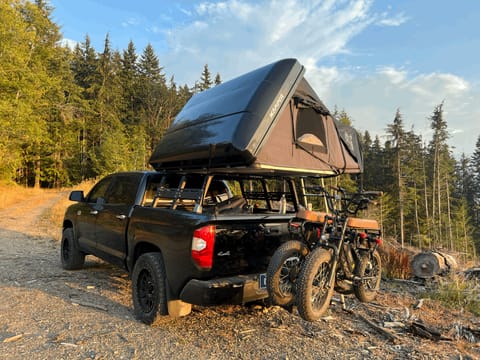 2021 Toyota Tundra - Lifted - Roof Top Camper Drivable vehicle in Carson City