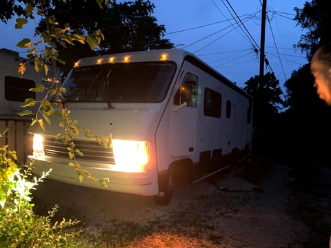 Automatic Motorhome Easy to Drive self sufficient Drivable vehicle in Perry Township