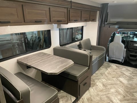 2023 Forest River Sunseeker 2850SLE (30S) Drivable vehicle in Milwaukie