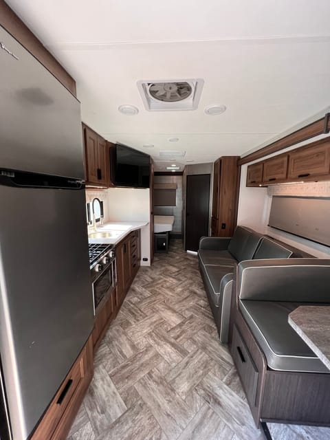 2023 Forest River Sunseeker 2550DSLE   27S Drivable vehicle in Milwaukie