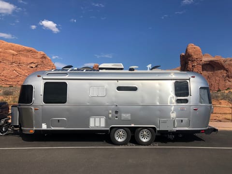 2017 Airstream International, fully loaded with luxury upgrades. Towable trailer in Casa De Oro-Mount