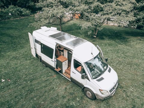 Mercedes-Benz Sprinter Adventure Van "Genny" Fahrzeug in Highlands Ranch