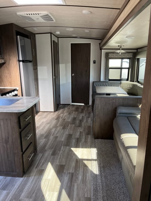 2020 Forest River Wildwood Heritage Glen, HUGE 39', Sleeps 8-10 Towable trailer in Buckeye Lake