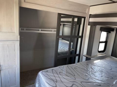 2021 Keystone Sprinter Limited Big modern rig w/ 2 bedrooms Towable trailer in Broken Arrow