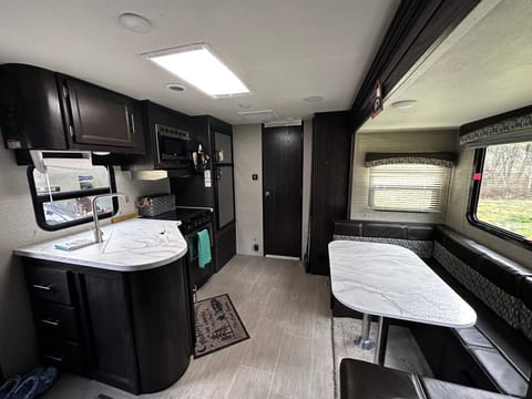 2018 Dutchmen Kodiak Express Towable trailer in Camano Island