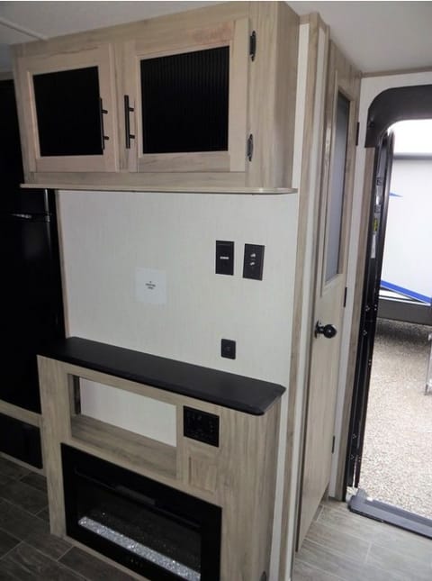 2022 Forest River Cherokee Alpha Wolf, Sleep 9 comfortably, Outdoor Kitchen Towable trailer in Fairhope