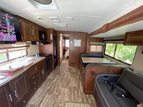 2017 Forest River RV Georgetown 3 Series 30X3 Véhicule routier in Menomonee Falls