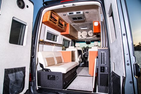 Sprinter Van Travel in style, 2020 El Kapitan! Vehículo funcional in Napa Valley