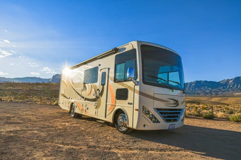 Thor Hurricane - Sleeps 8 - WiFi Starlink Included - Outdoor Kitchenette Drivable vehicle in Spring Valley