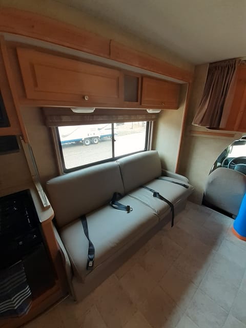 2008 Winnebago Access 31' Drivable vehicle in Edmonton